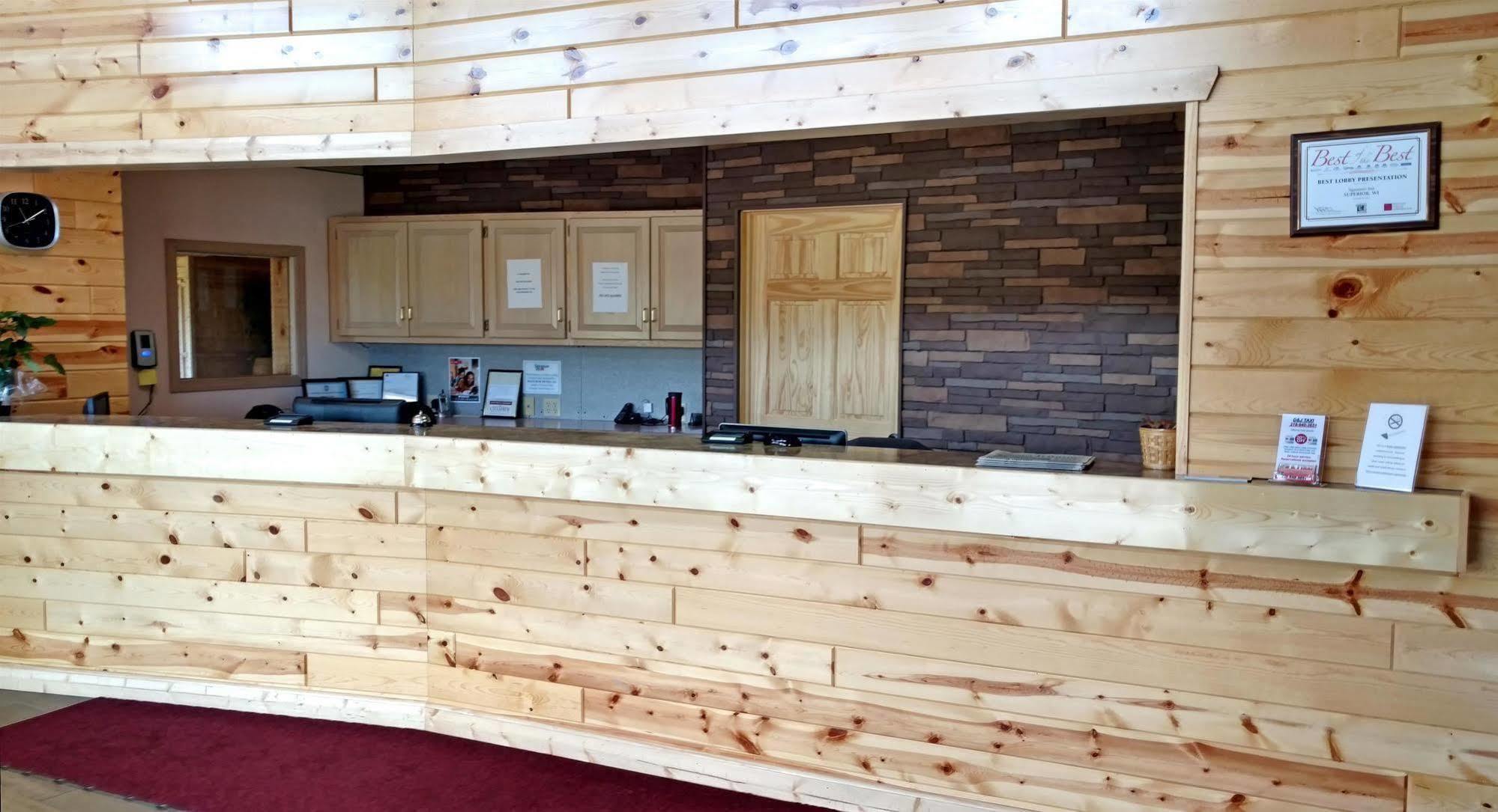 Boarders Inn & Suites By Cobblestone Hotels Superior Εξωτερικό φωτογραφία