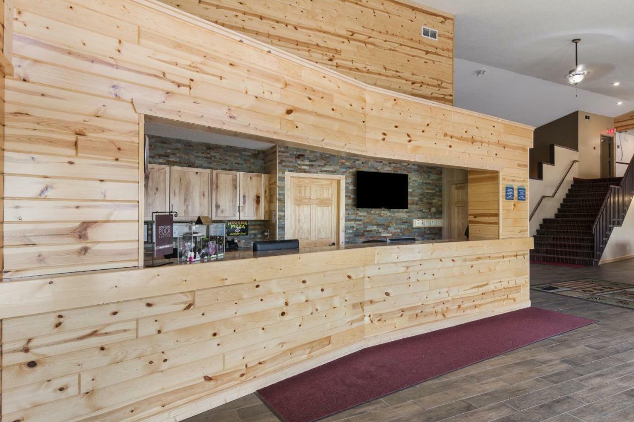 Boarders Inn & Suites By Cobblestone Hotels Superior Εξωτερικό φωτογραφία