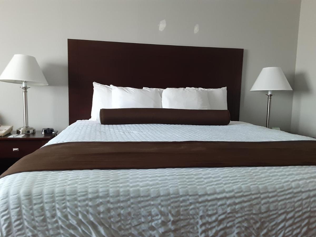 Boarders Inn & Suites By Cobblestone Hotels Superior Εξωτερικό φωτογραφία